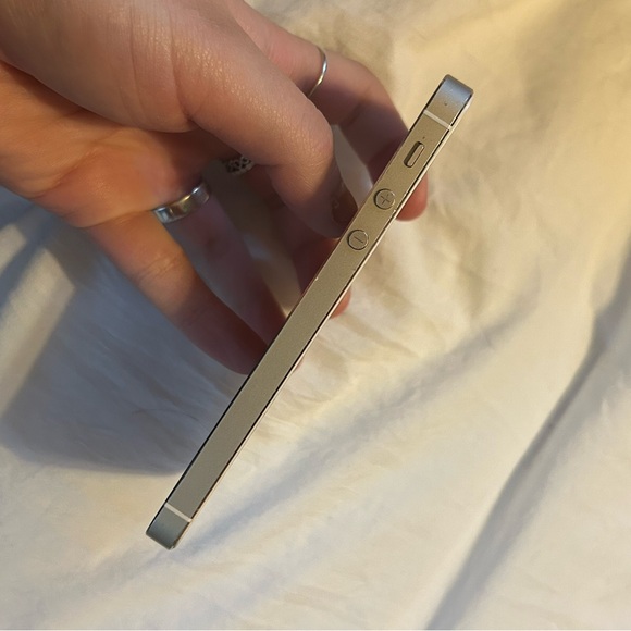 iPhone 5S - Picture 4 of 5